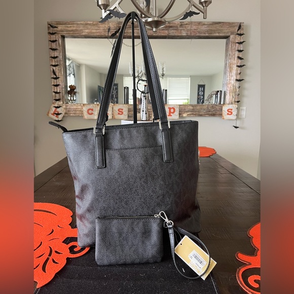 Michael Kors Black Logo Purse and wristlet set - Picture 4 of 10